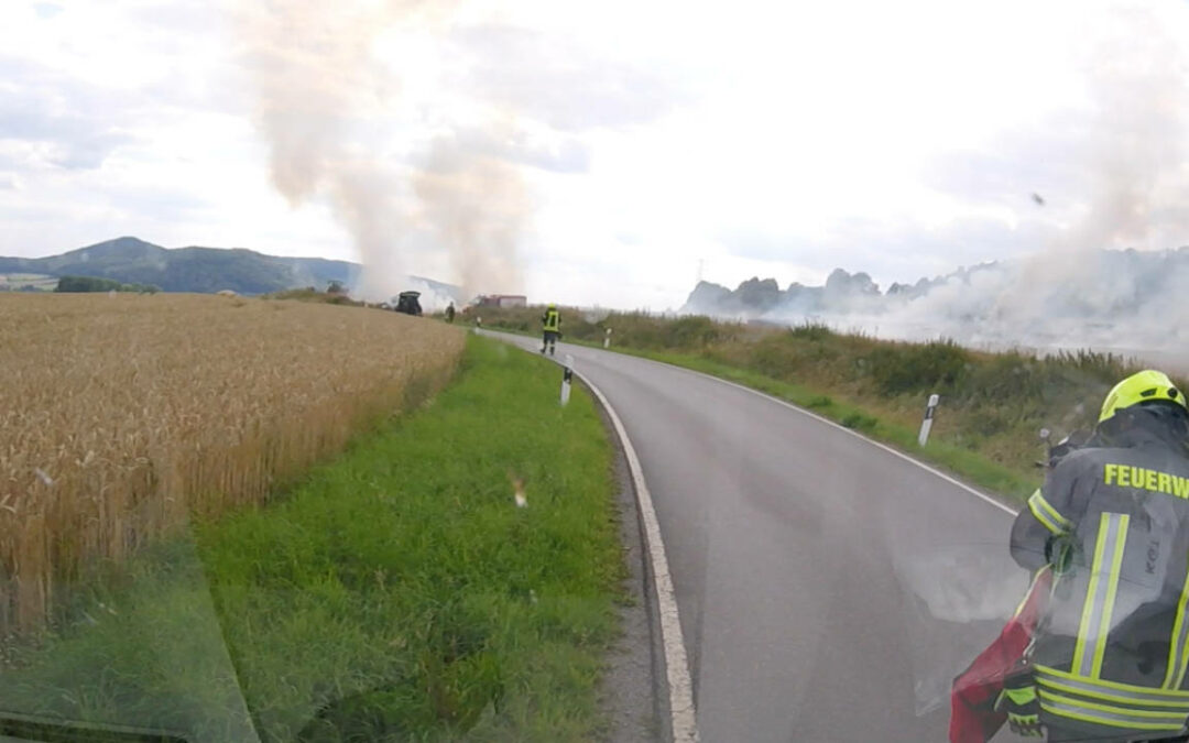 Mähdrescher- und Flächenbrand bei Holenberg