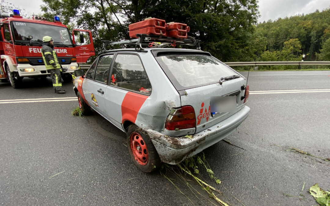 Verkehrsabsicherung und Bergung nach Unfall in der Schelenhufe