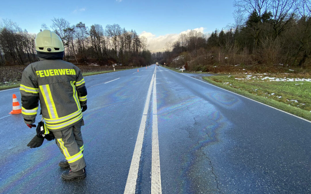 Lange Ölspur auf dem Odfeld, B64