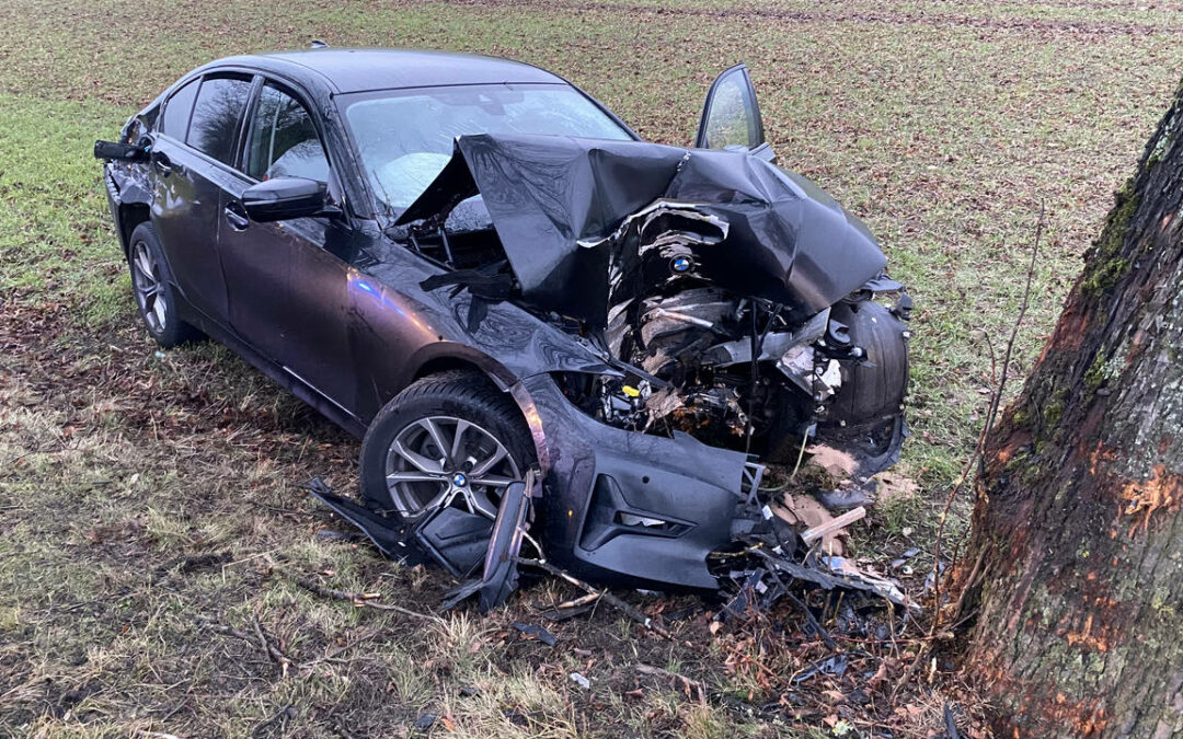 Schwerer Verkehrsunfall auf der B64 bei Eimen