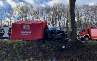 Tödlicher Verkehrsunfall auf der B64 vor Wickensen