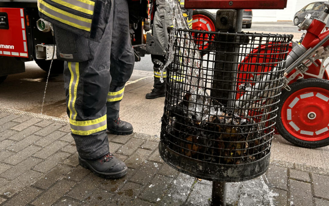 Papierkorbbrand im Steinweg