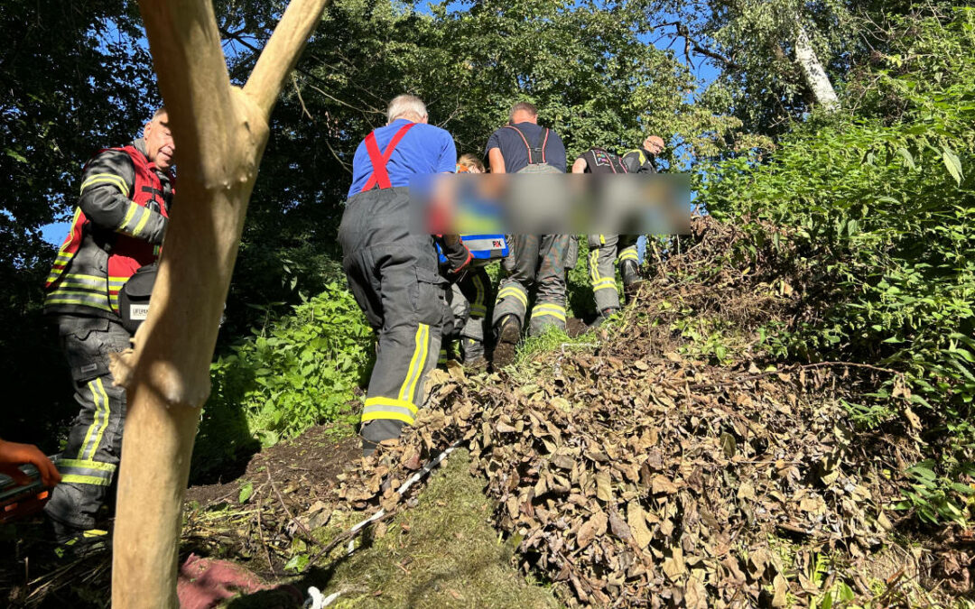 Person stürzt Abhang hinunter