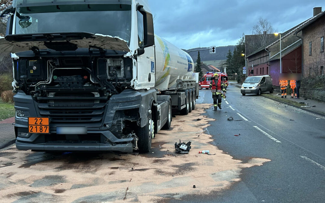 Schwerer LKW-Unfall in Scharfoldendorf