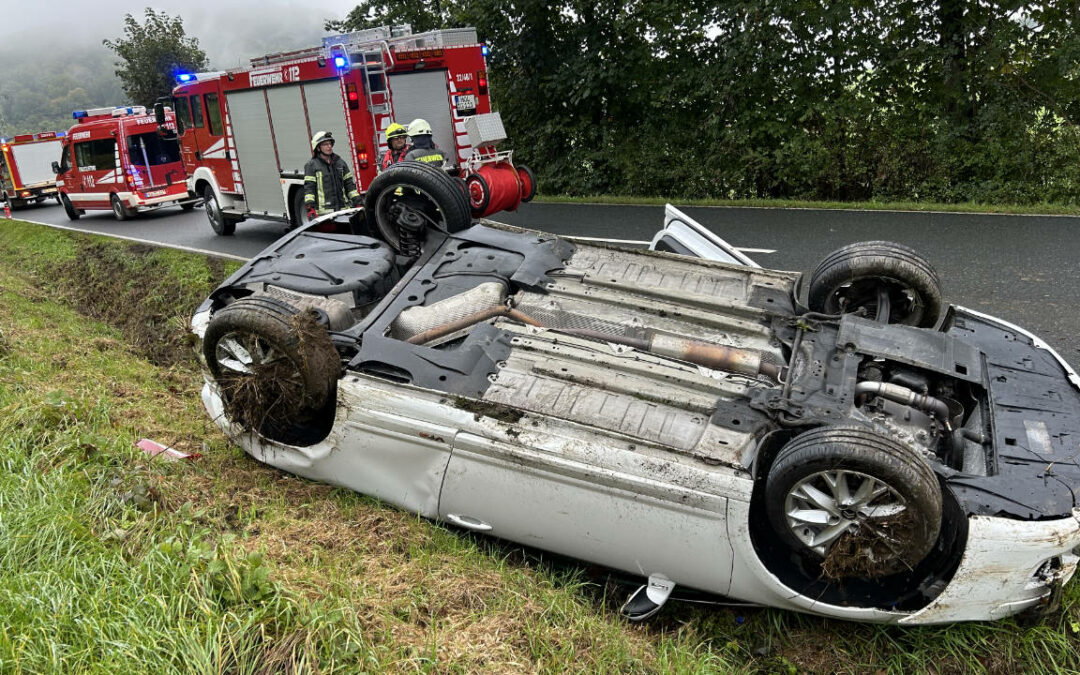 PKW überschlägt sich auf L484 bei Holzen