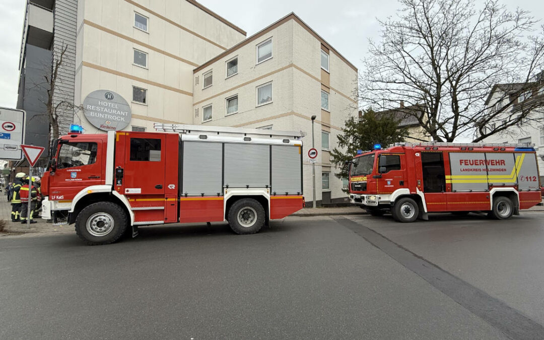 Kreisfeuerwehrbereitschaft unterstützt bei Brand in Holzminden