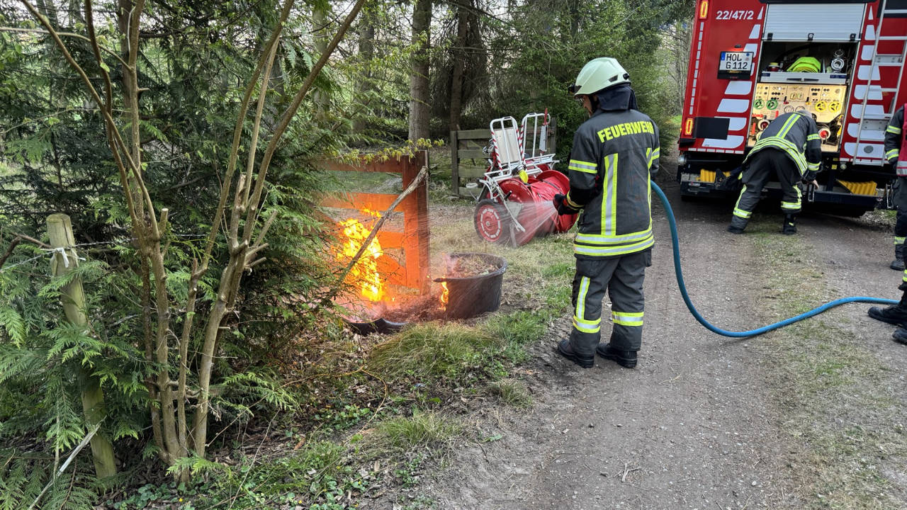 Unklare Feuermeldung in der Nähe das Stauweihers