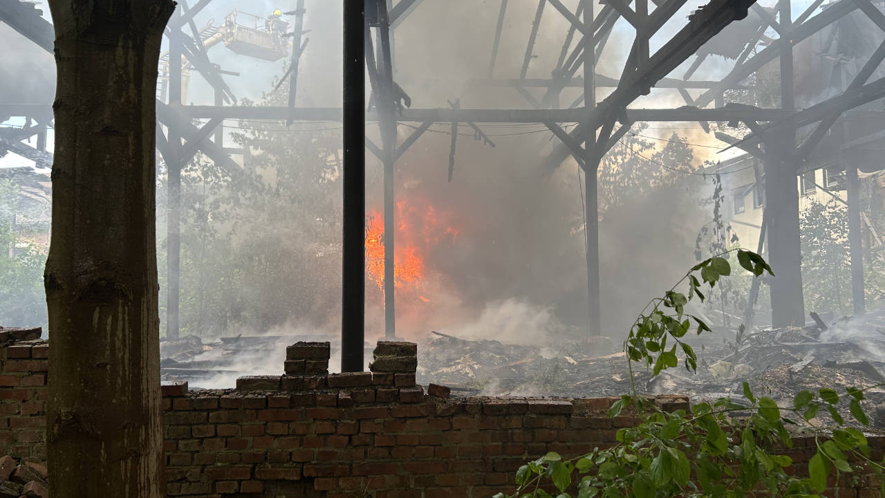 Großbrand einer Lagerhalle in Stadtoldendorf