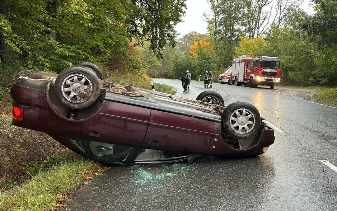 PKW überschlägt sich auf L484