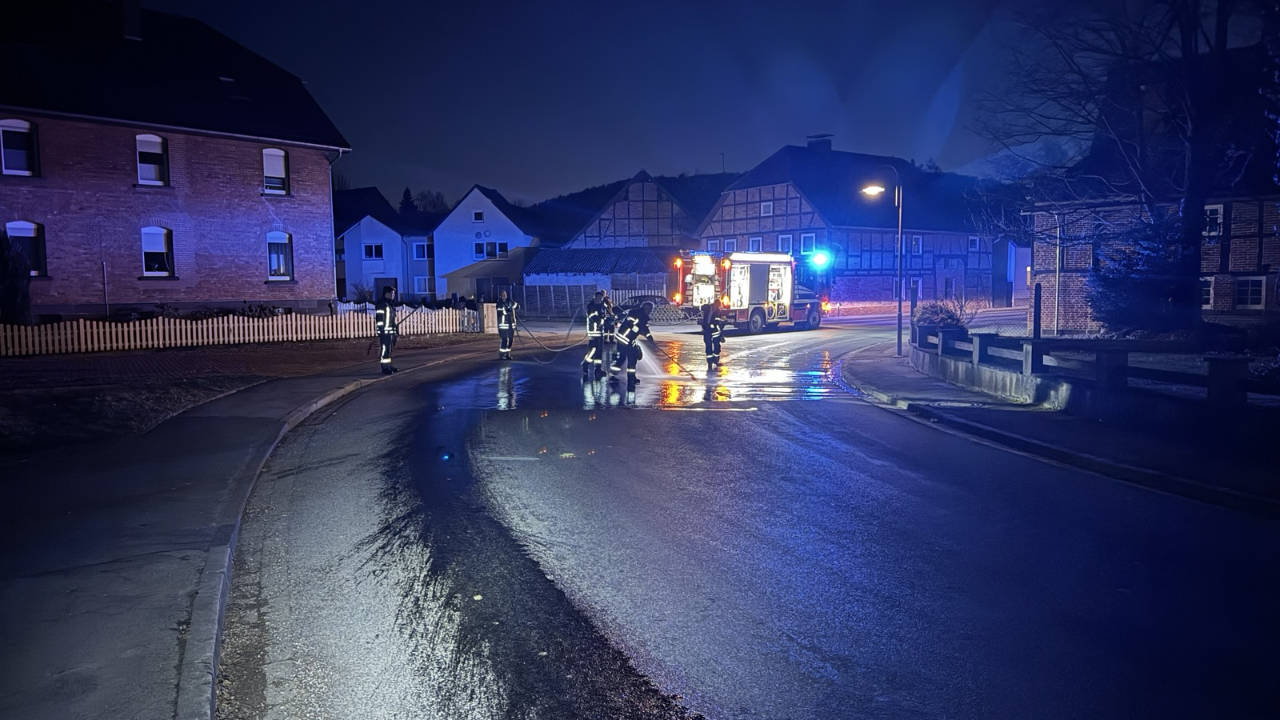 Starke Straßenverunreinigung in Scharfoldendorf und Oelkassen