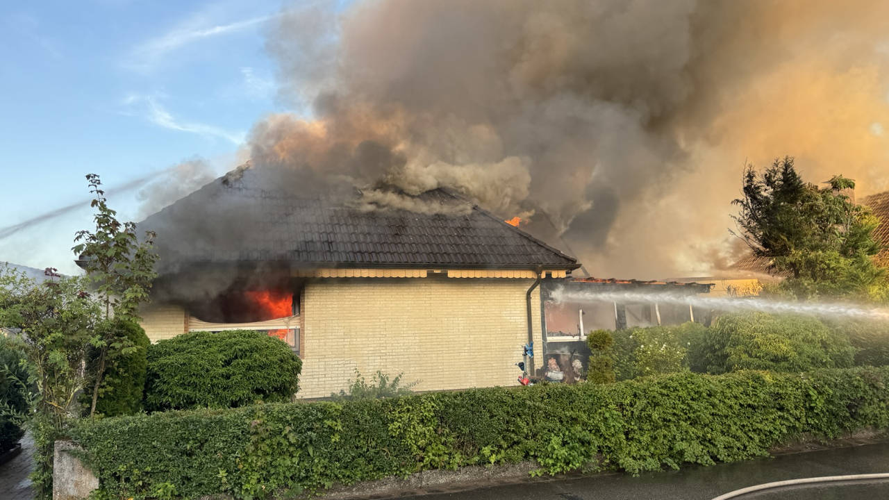Brand von zwei Wohnhäusern in Deensen